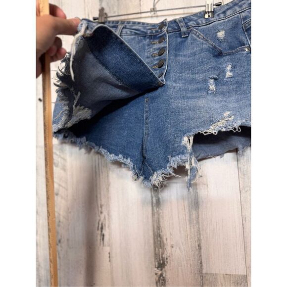 Madden NYC Super High-Rise Skort. Size 11 Short/Skirt Combo - Picture 8 of 8